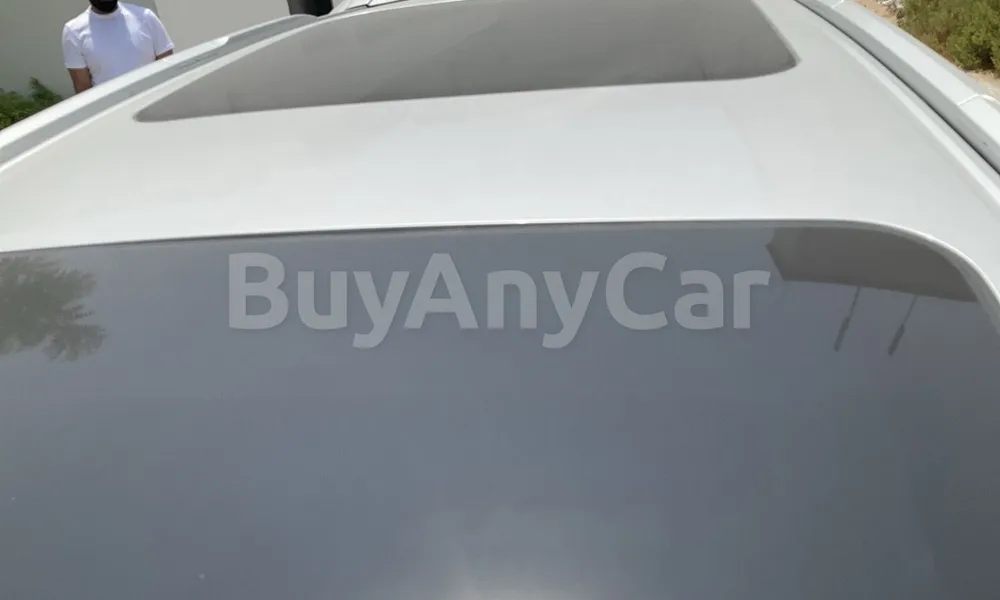 Vehicle photo 4