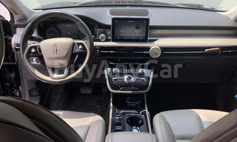 Vehicle photo 9