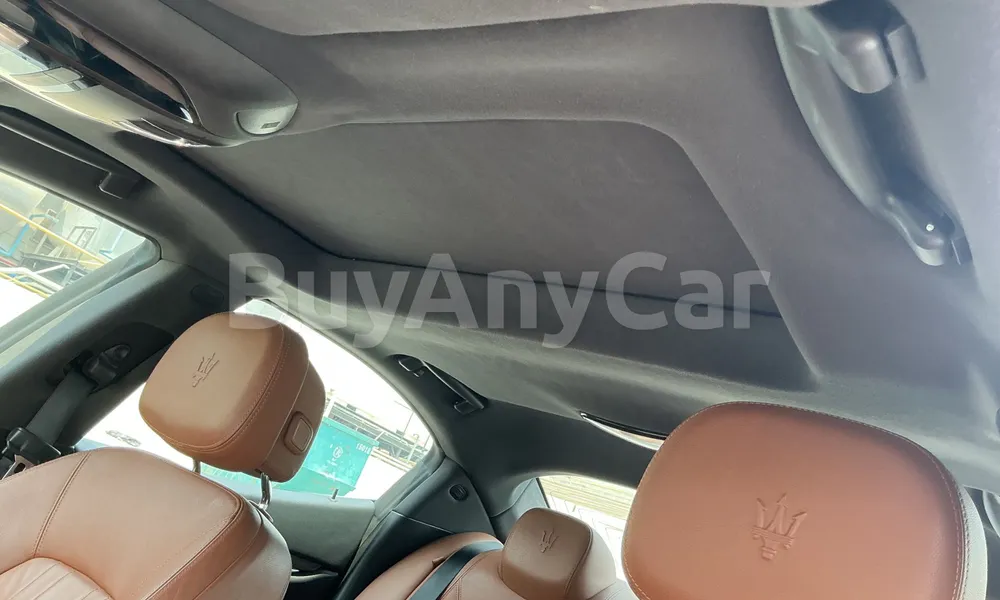 Vehicle photo 11