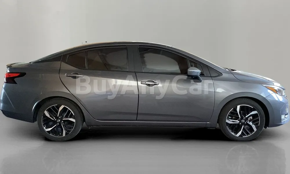Vehicle photo 3