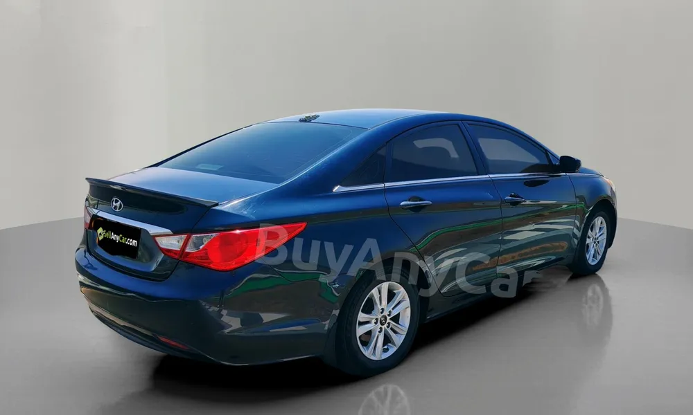 Vehicle photo 2
