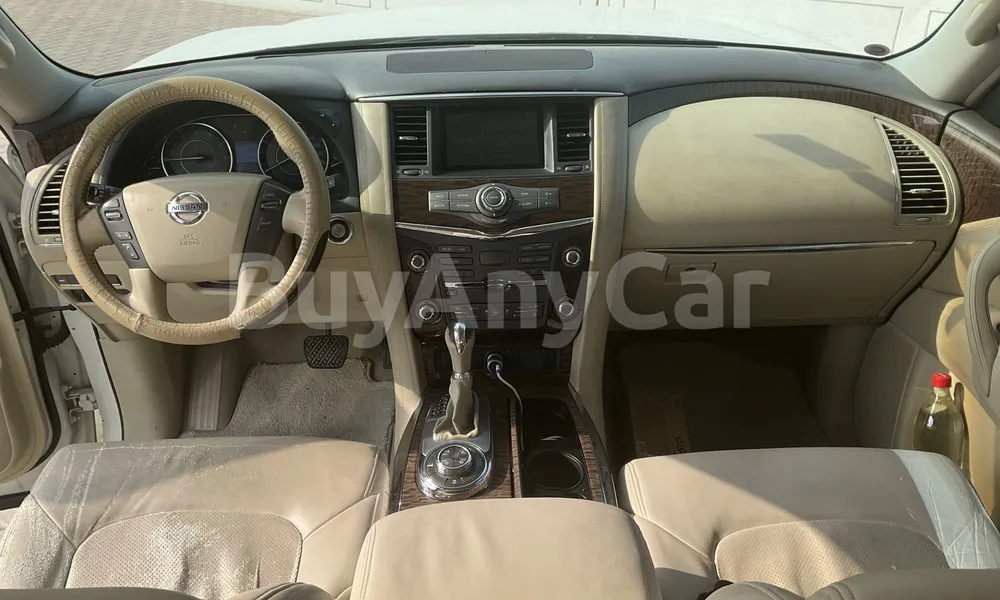 Vehicle photo 9