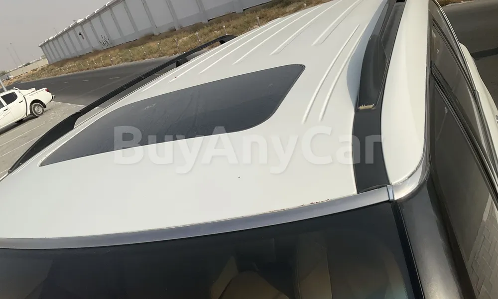 Vehicle photo 5