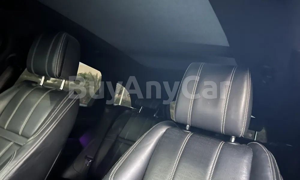Vehicle photo 9