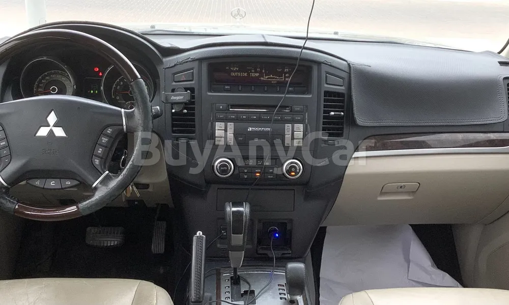 Vehicle photo 8