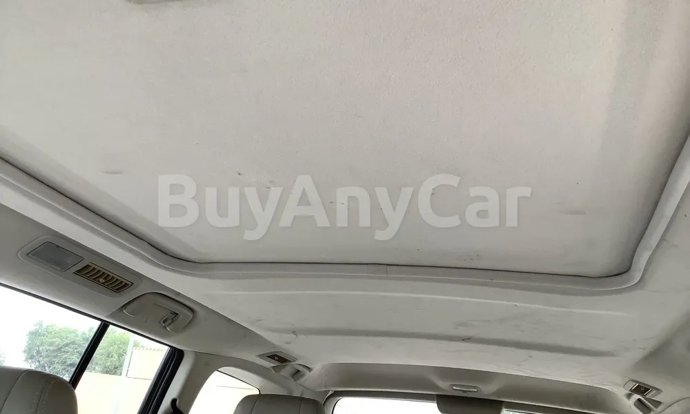 Vehicle photo 9