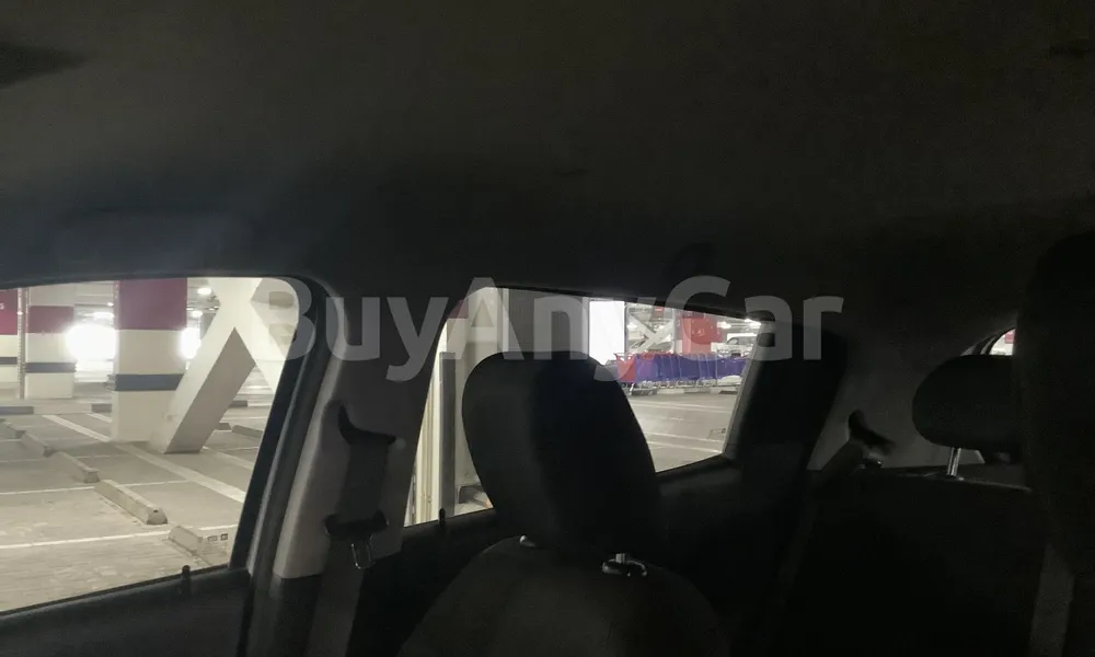 Vehicle photo 10