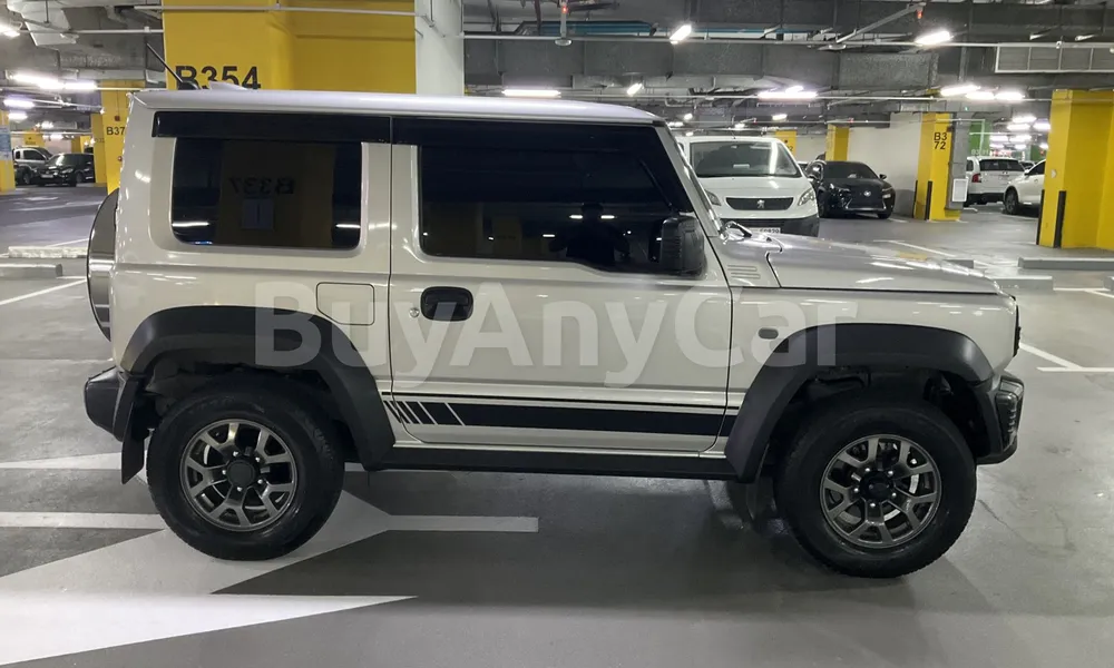 Vehicle photo 3