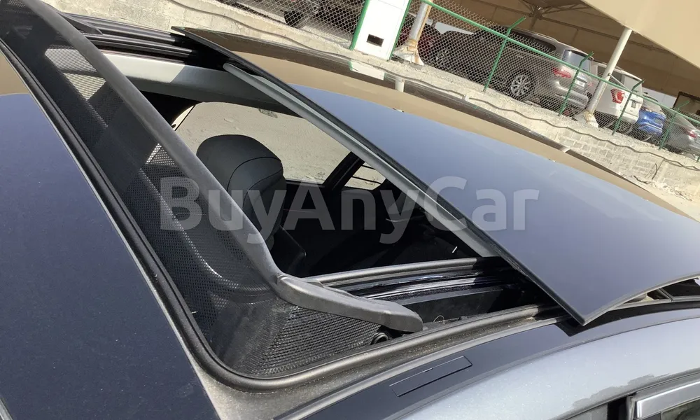 Vehicle photo 6