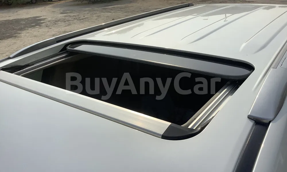 Vehicle photo 5