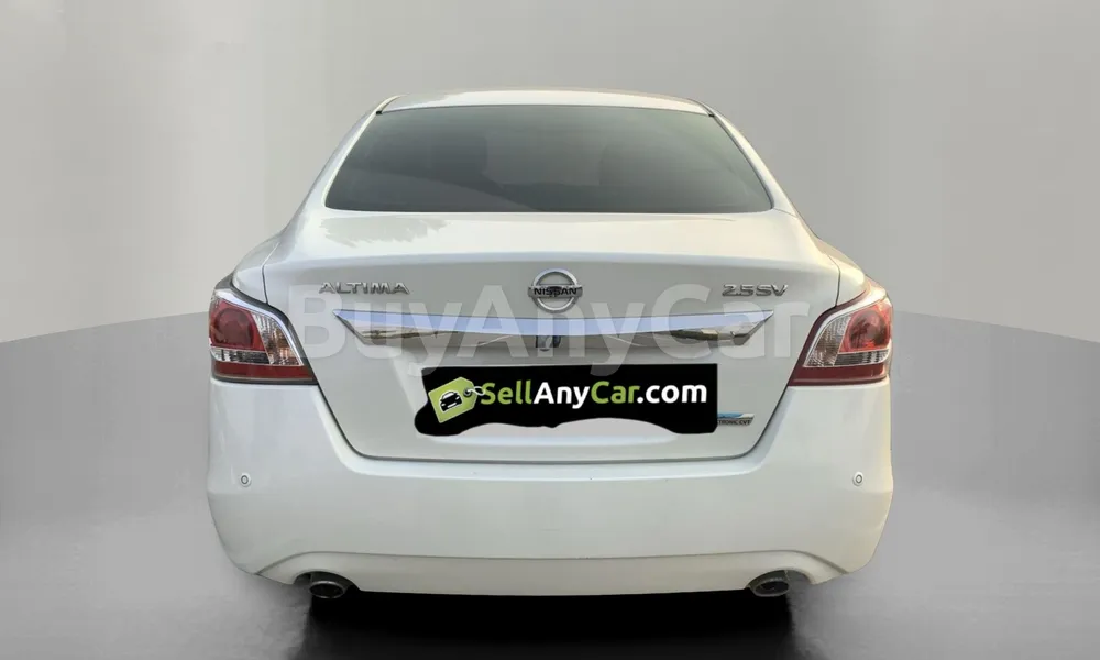 Vehicle photo 2