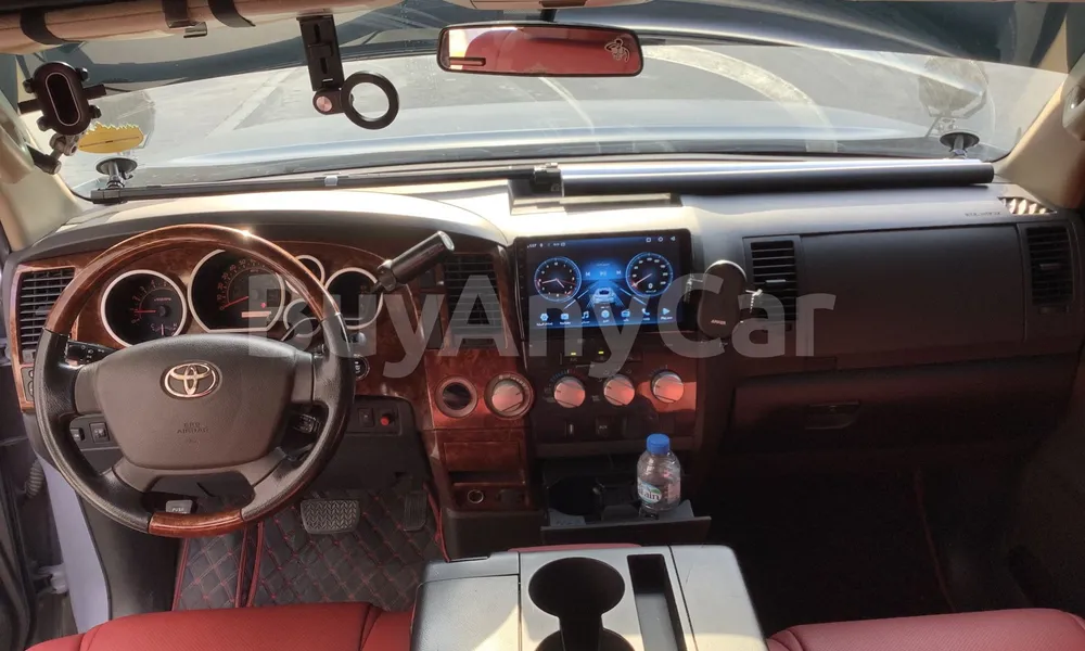 Vehicle photo 8