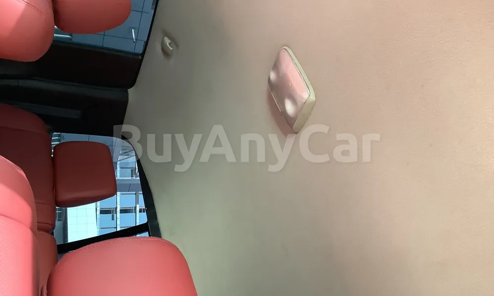 Vehicle photo 9
