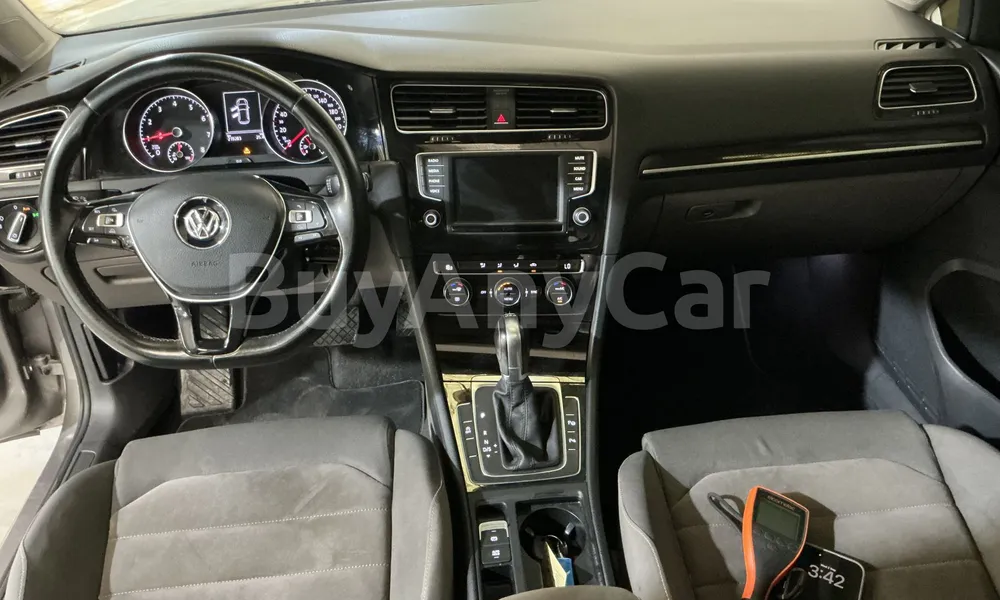 Vehicle photo 9