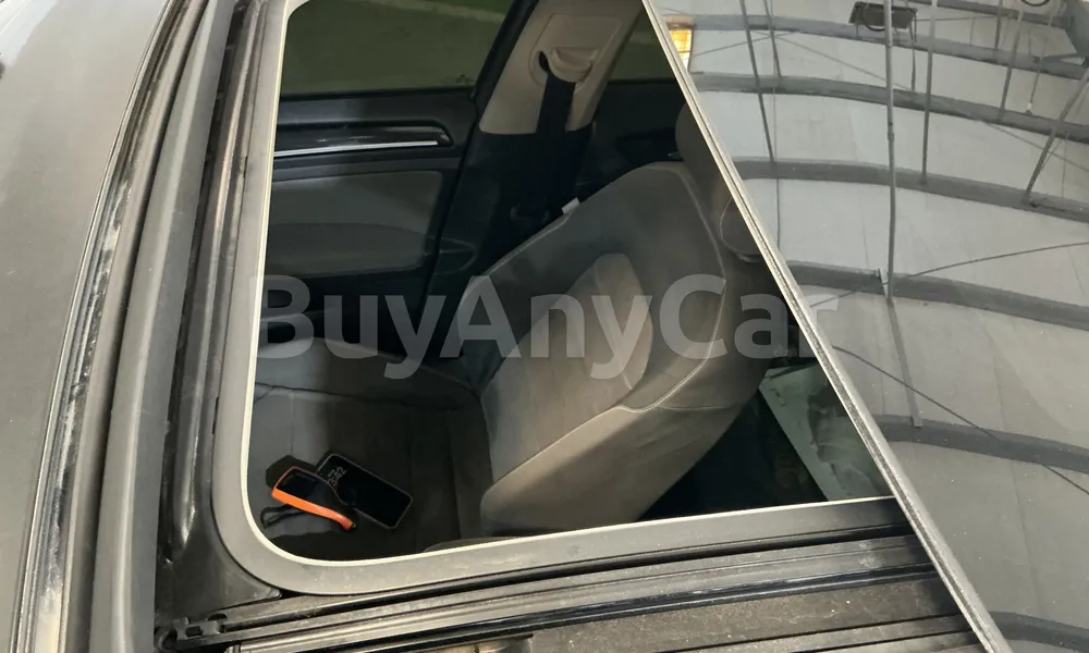 Vehicle photo 5