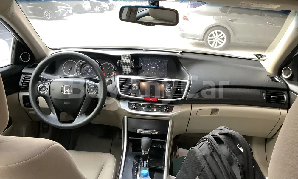 Vehicle photo 8