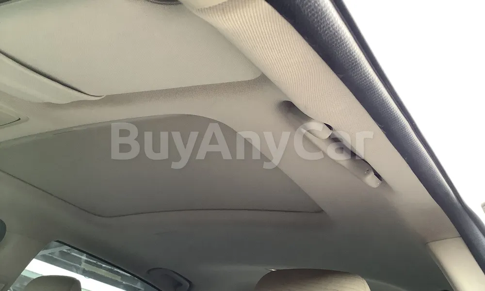 Vehicle photo 9
