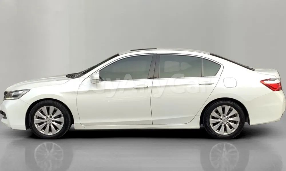 Vehicle photo 4