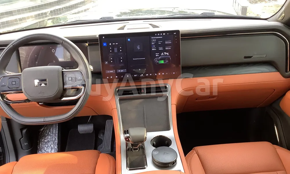 Vehicle photo 8