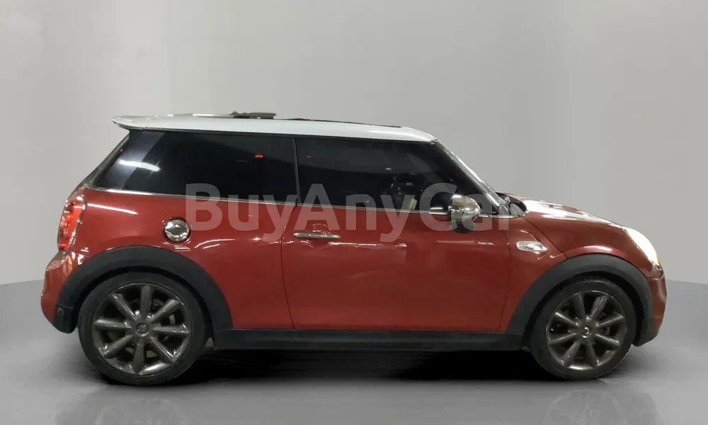 Vehicle photo 3