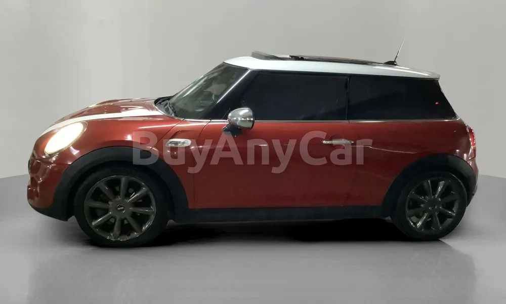Vehicle photo 4