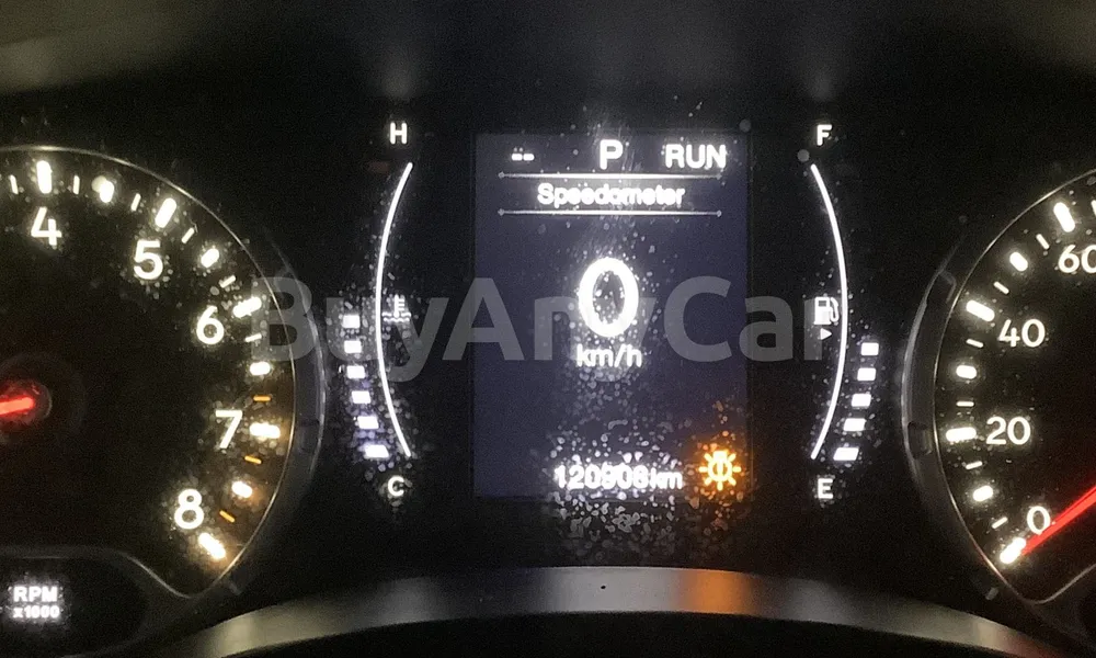 Vehicle photo 7
