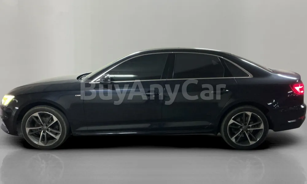 Vehicle photo 3