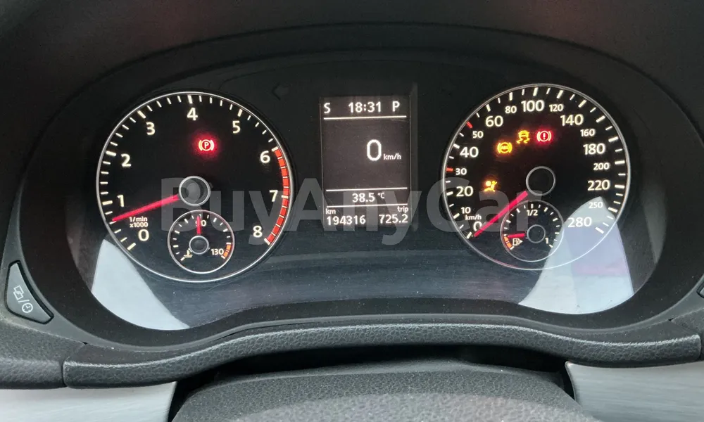 Vehicle photo 9