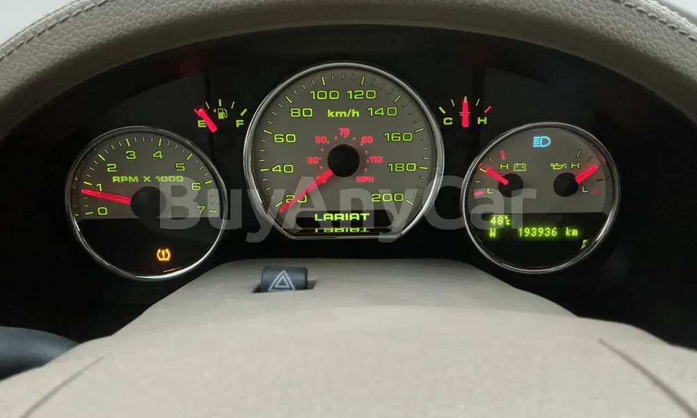 Vehicle photo 7