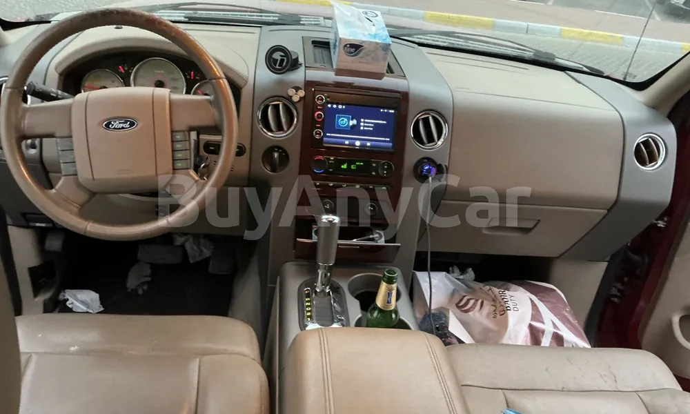 Vehicle photo 8