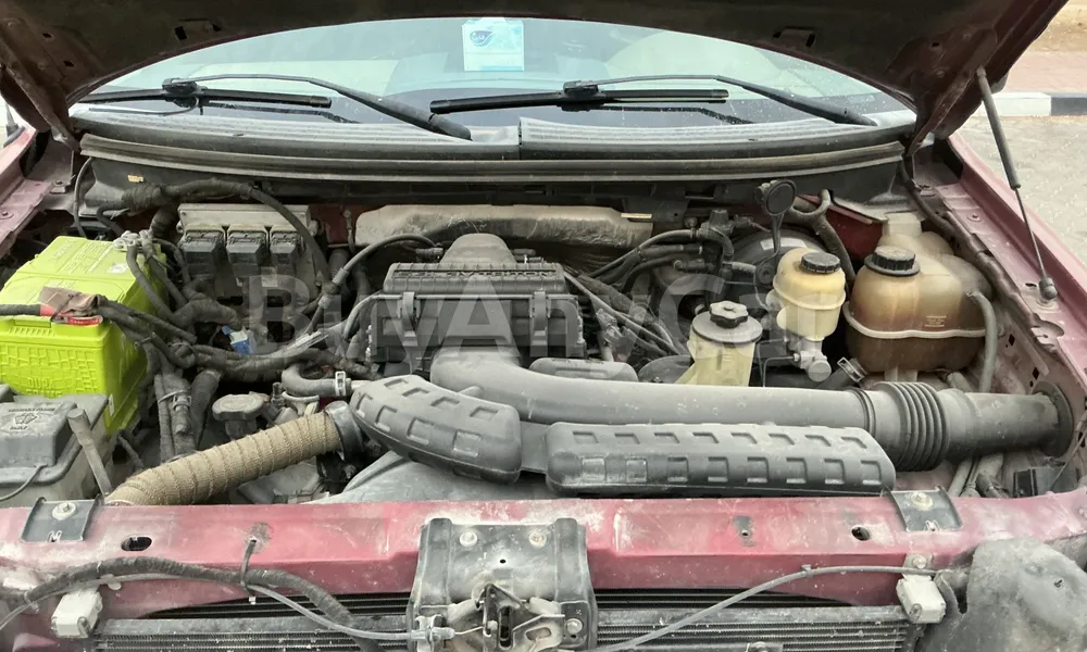 Vehicle photo 6