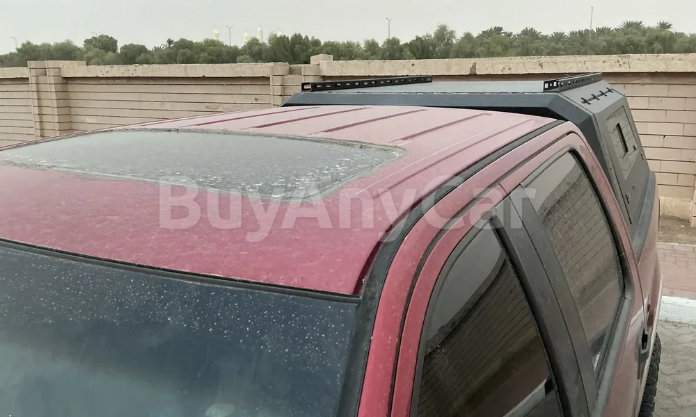 Vehicle photo 5