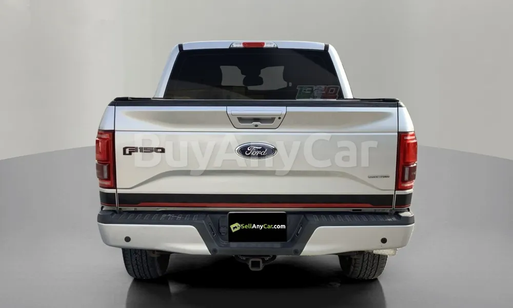 Vehicle photo 2