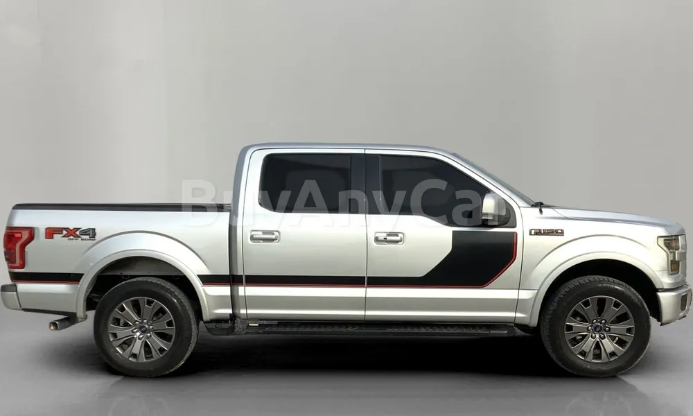 Vehicle photo 3