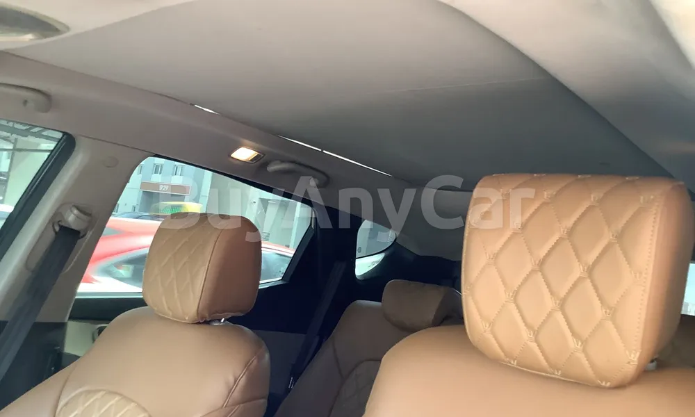 Vehicle photo 8