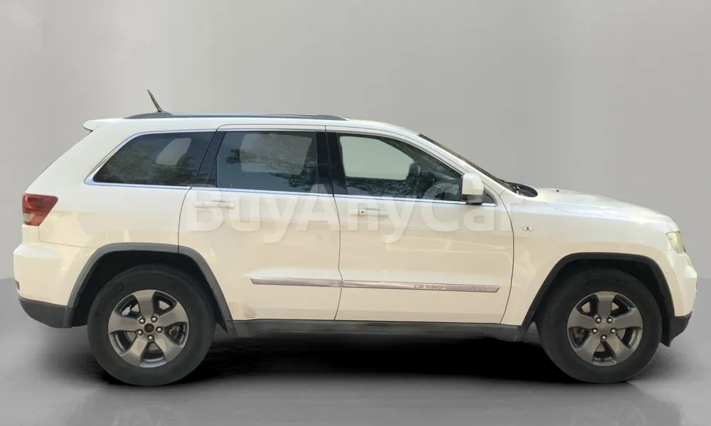 Vehicle photo 3
