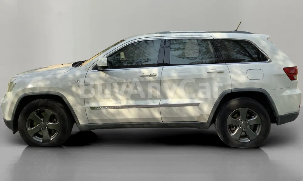 Vehicle photo 4
