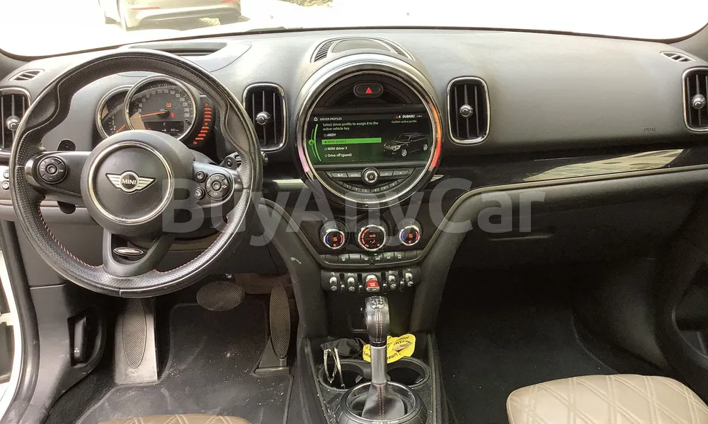 Vehicle photo 8