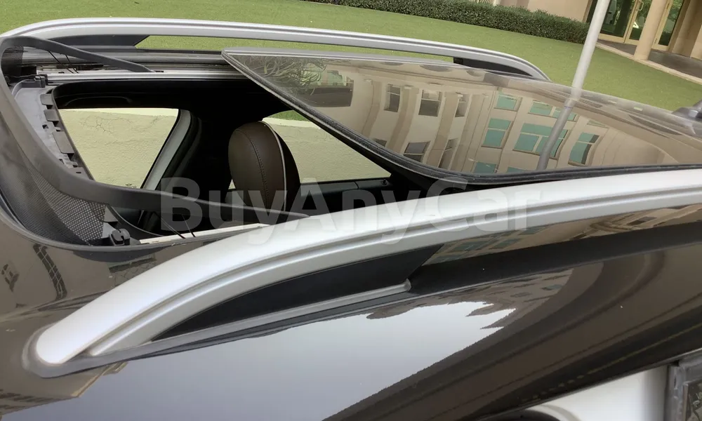 Vehicle photo 5