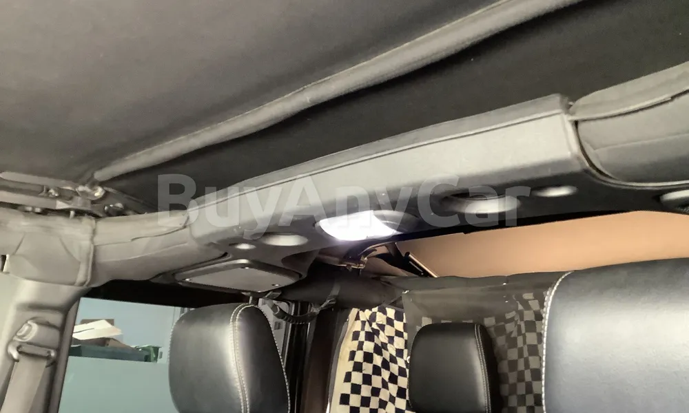 Vehicle photo 9
