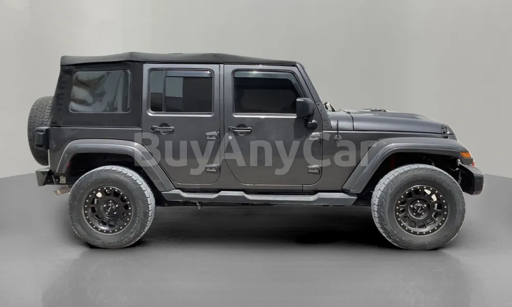Vehicle photo 4