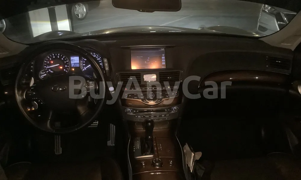 Vehicle photo 7