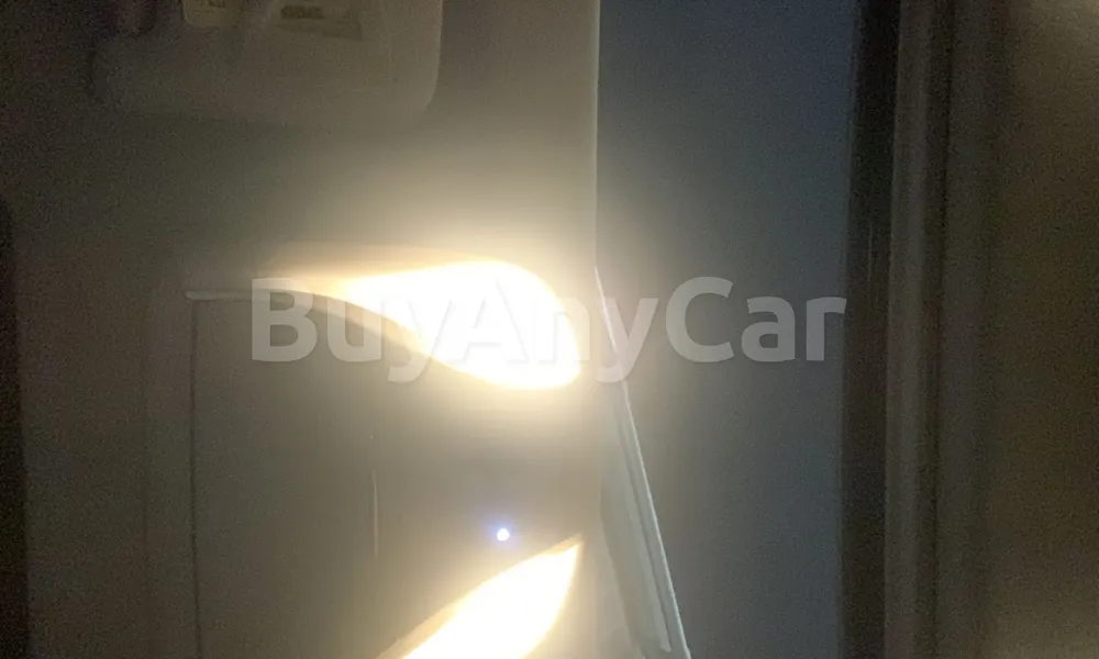 Vehicle photo 9