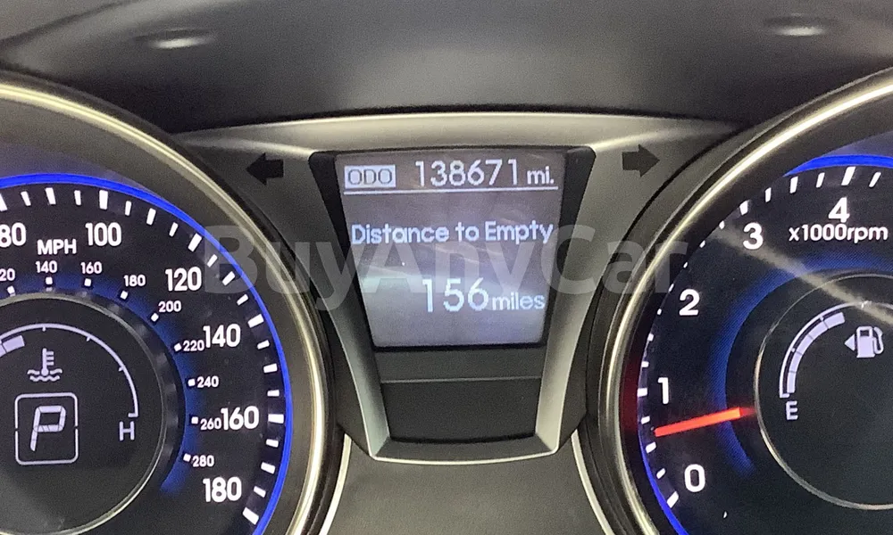 Vehicle photo 8