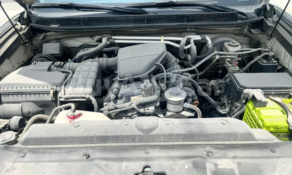 Vehicle photo 8