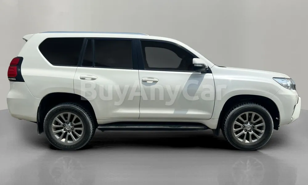 Vehicle photo 4