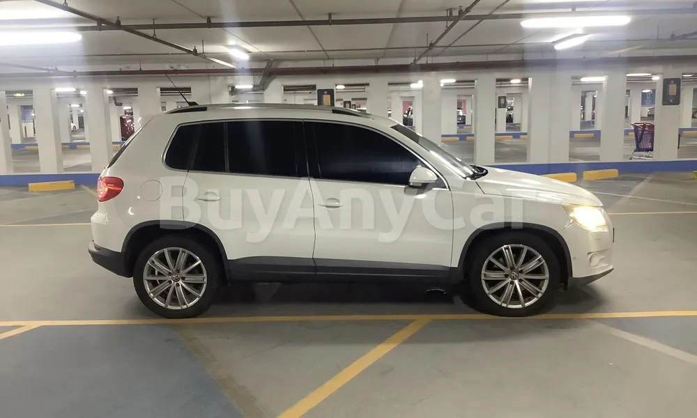 Vehicle photo 5
