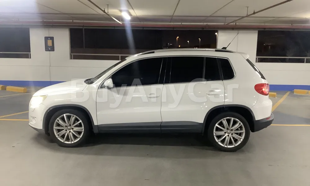 Vehicle photo 3