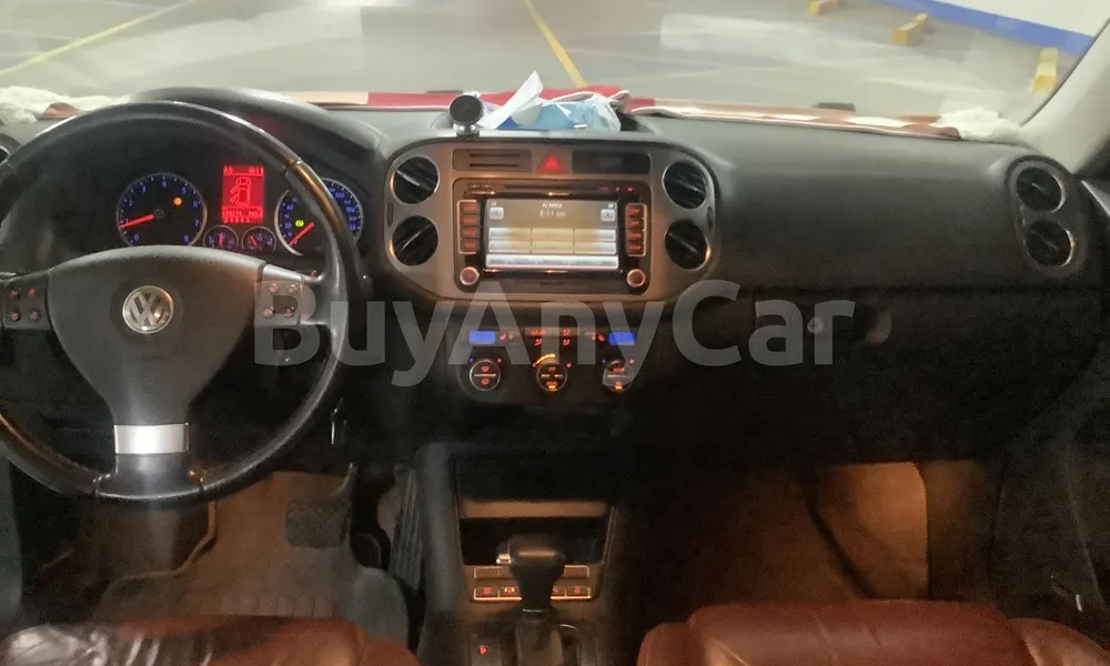Vehicle photo 9