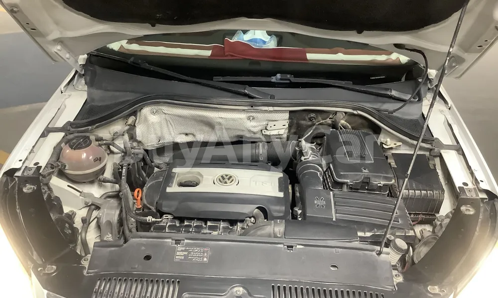 Vehicle photo 6